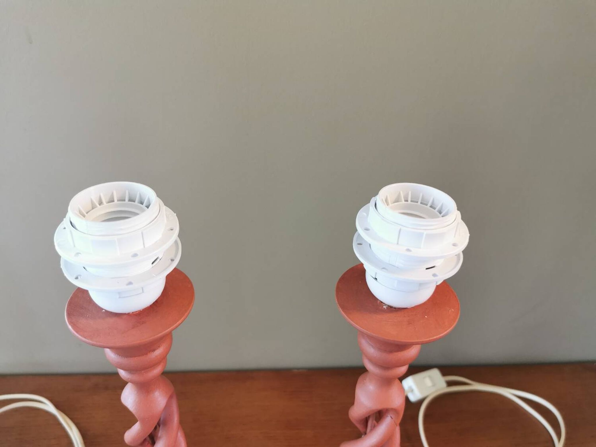 Paire de lampes vintage en bois torsadé