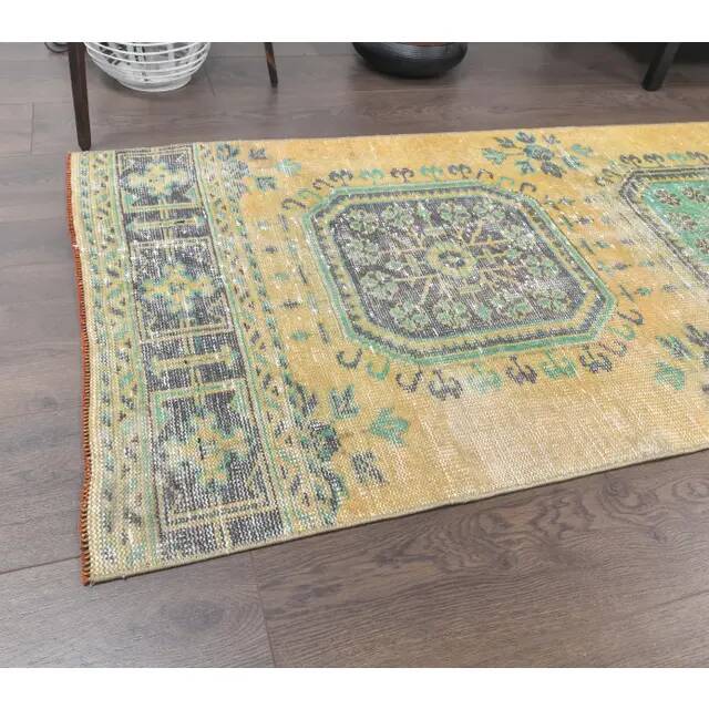 Tapis floral turc vintage noué à la main des années 1970 80x354