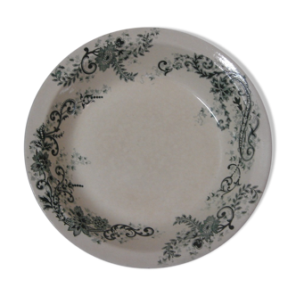 Earthenware glazed of Choisy Le Roy, dish in the land of iron Sévigné