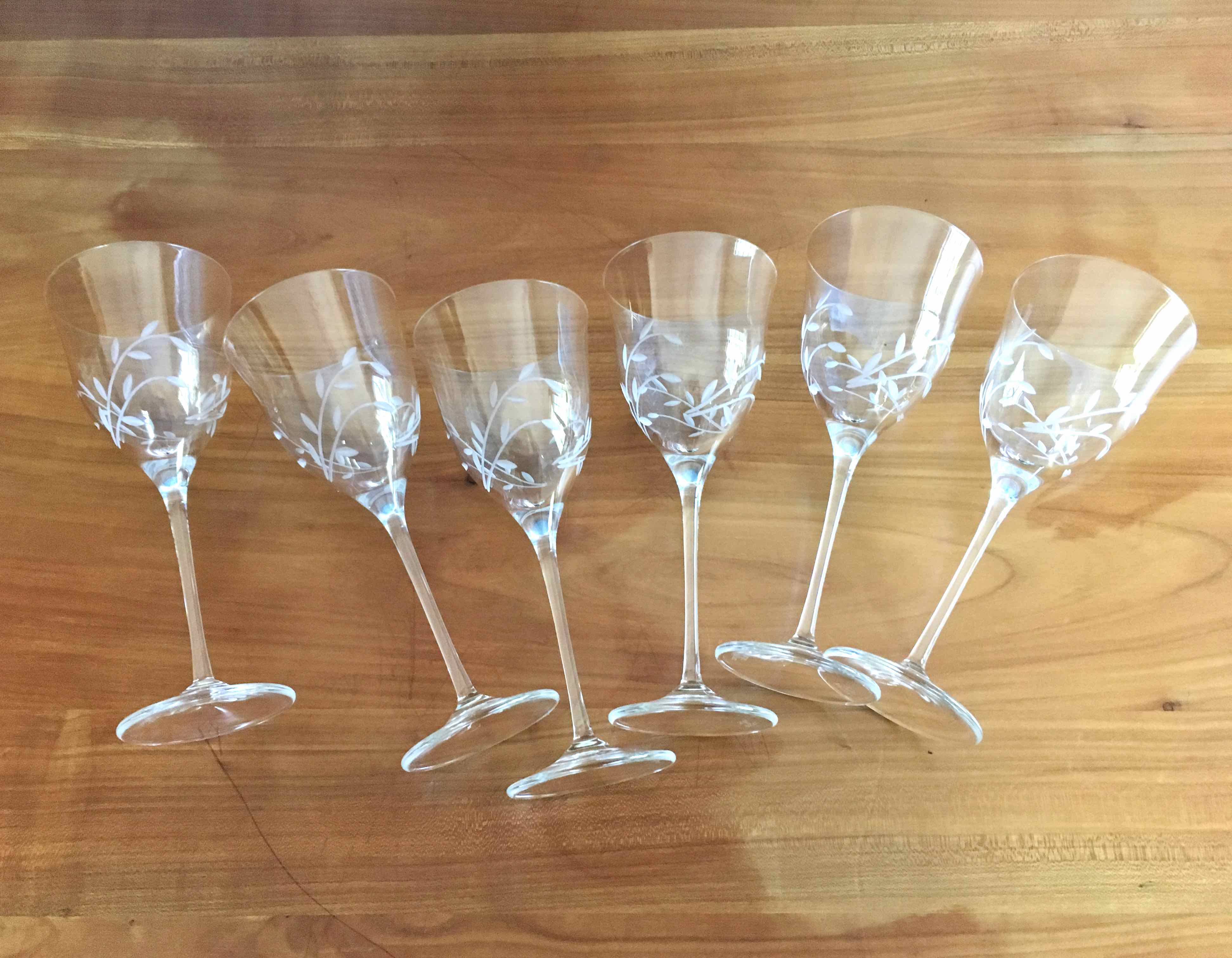 Set 6 engraved crystal wine glasses