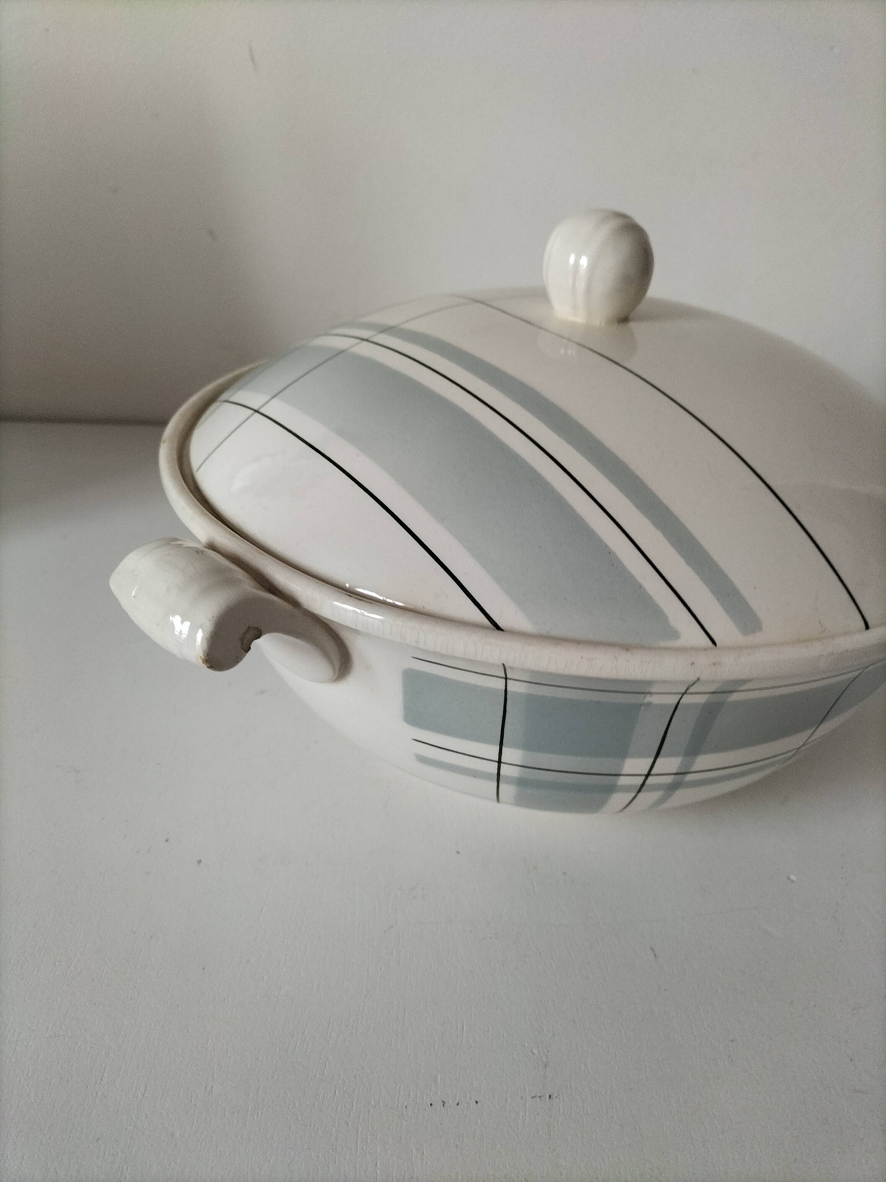Salins soup tureen model Montréal graphic decor 60s