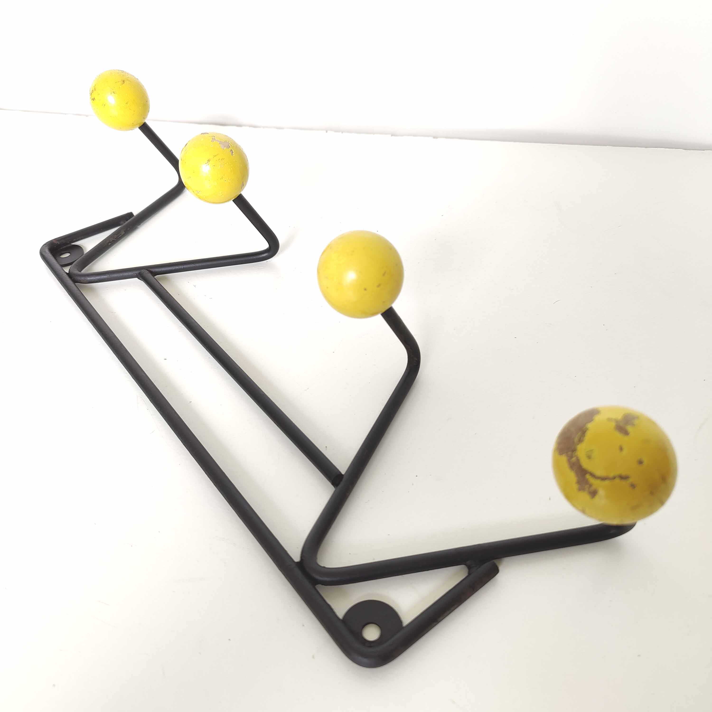 Zig-Zag wall coat rack hooks yellow wood balls