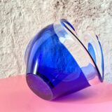 Coupe / vide-poches bleue et translucide en cristal signé Bayel