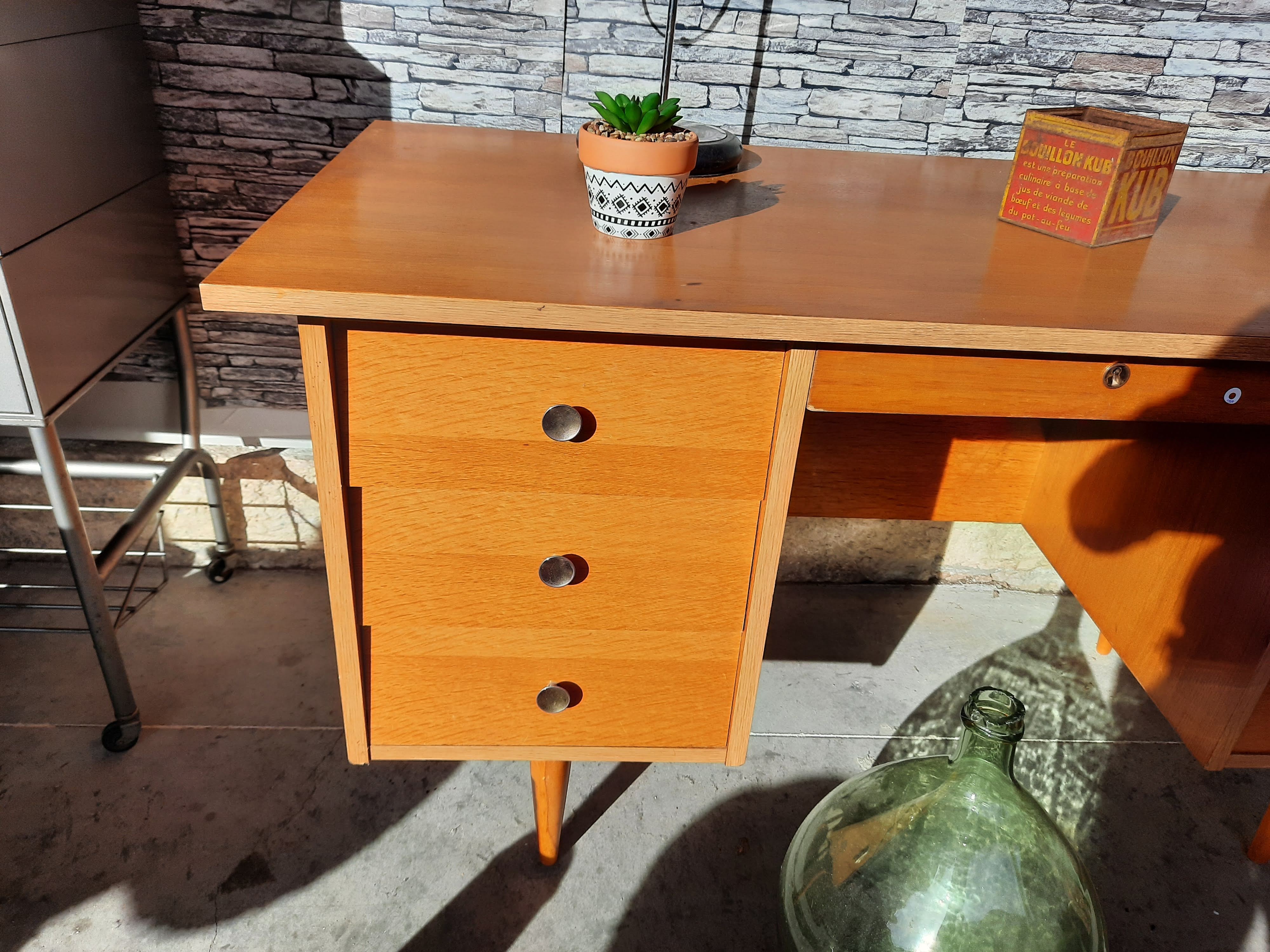 Vintage office