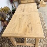 Solid oak farmhouse table with 2 central extensions