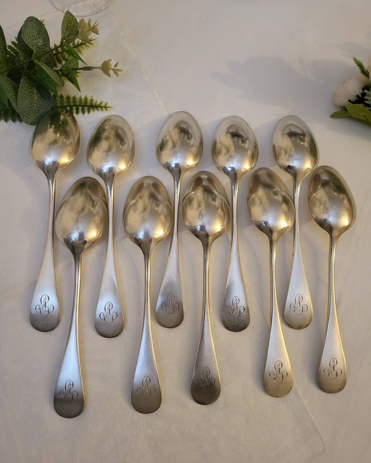 10 silver plated metal table spoons