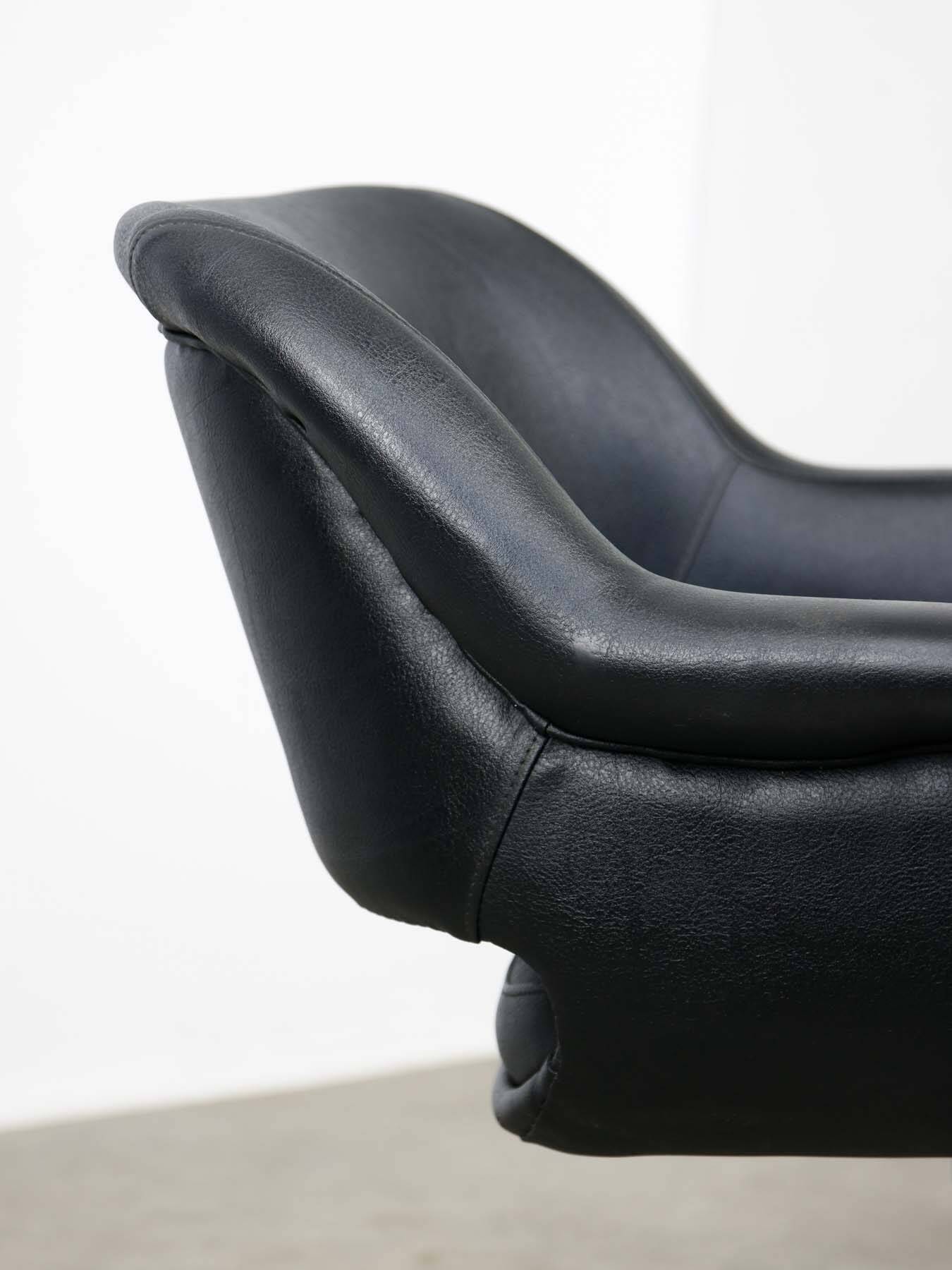 Chaise pivotante vintage en simili cuir noir italien et chrome