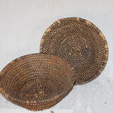 2 old baskets olive