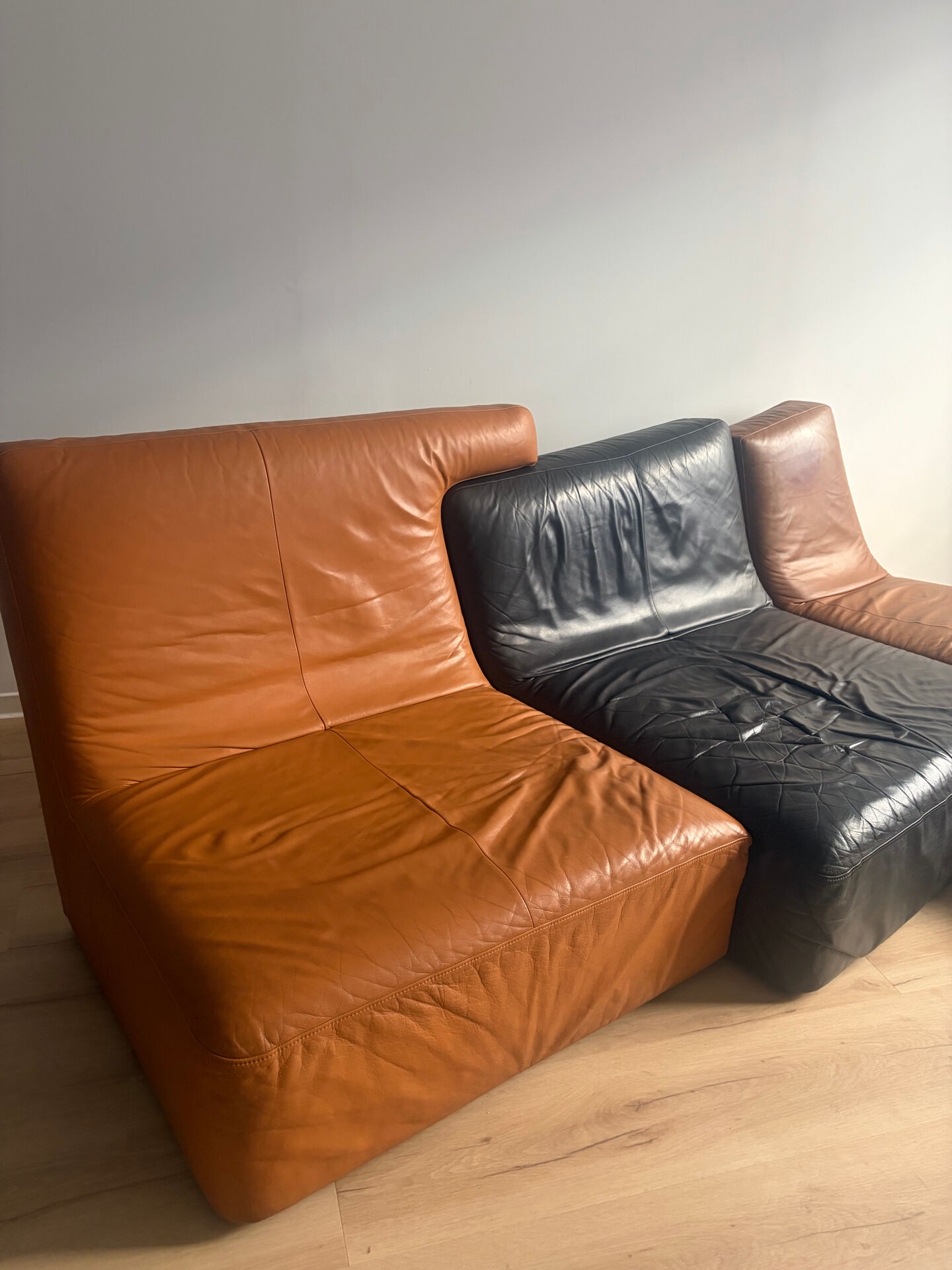 Canapé en cuir Ligne Roset Confluence par Philippe Nigro