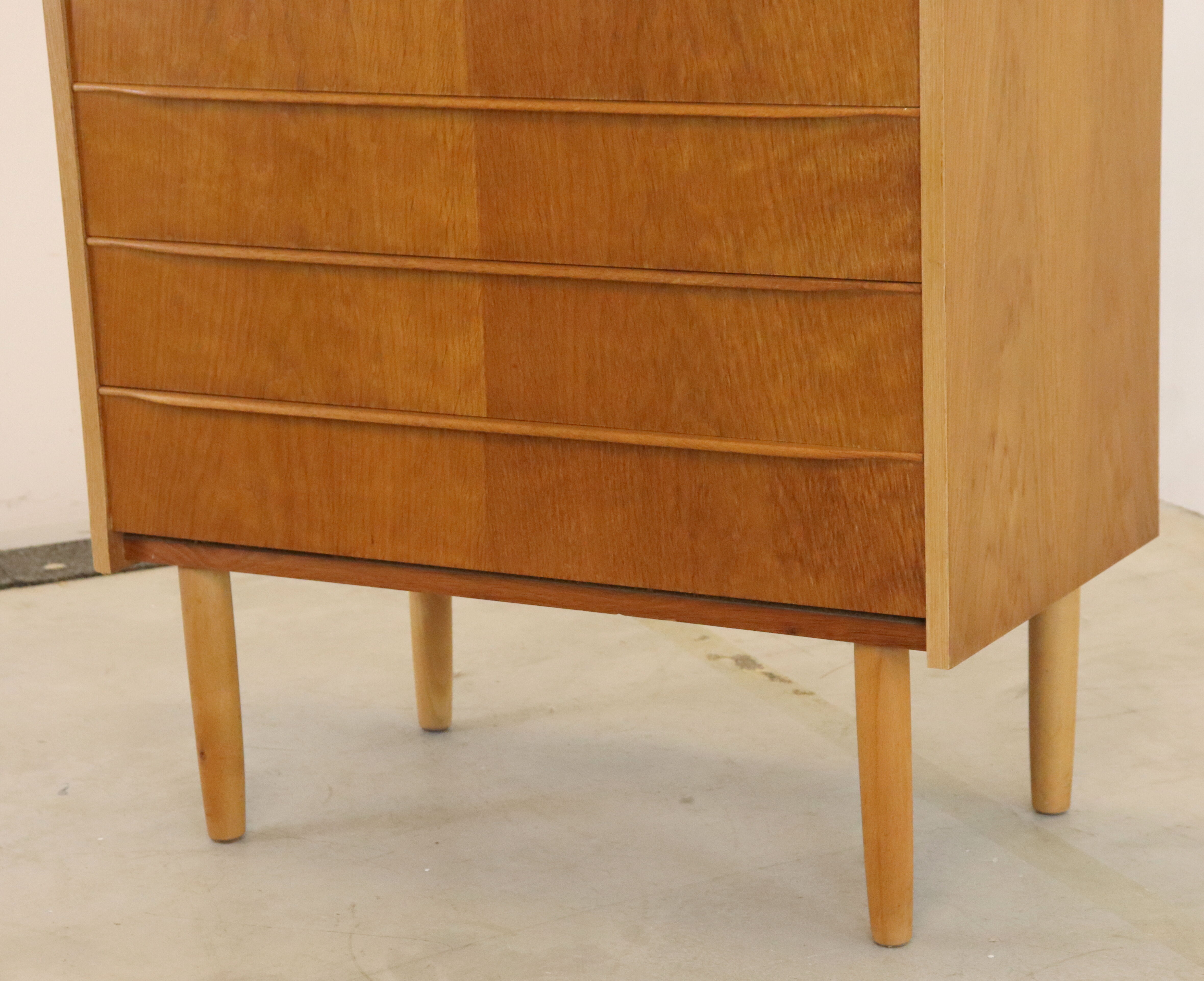 Commode danoise en chêne haut 'Brovst' - Design danois