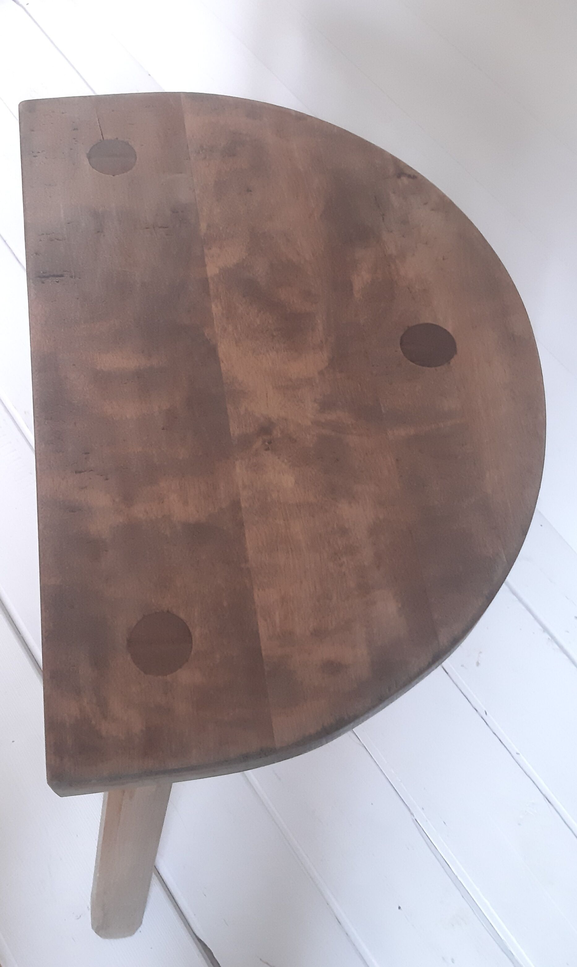 Tabouret tripode