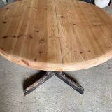 Round extendable table