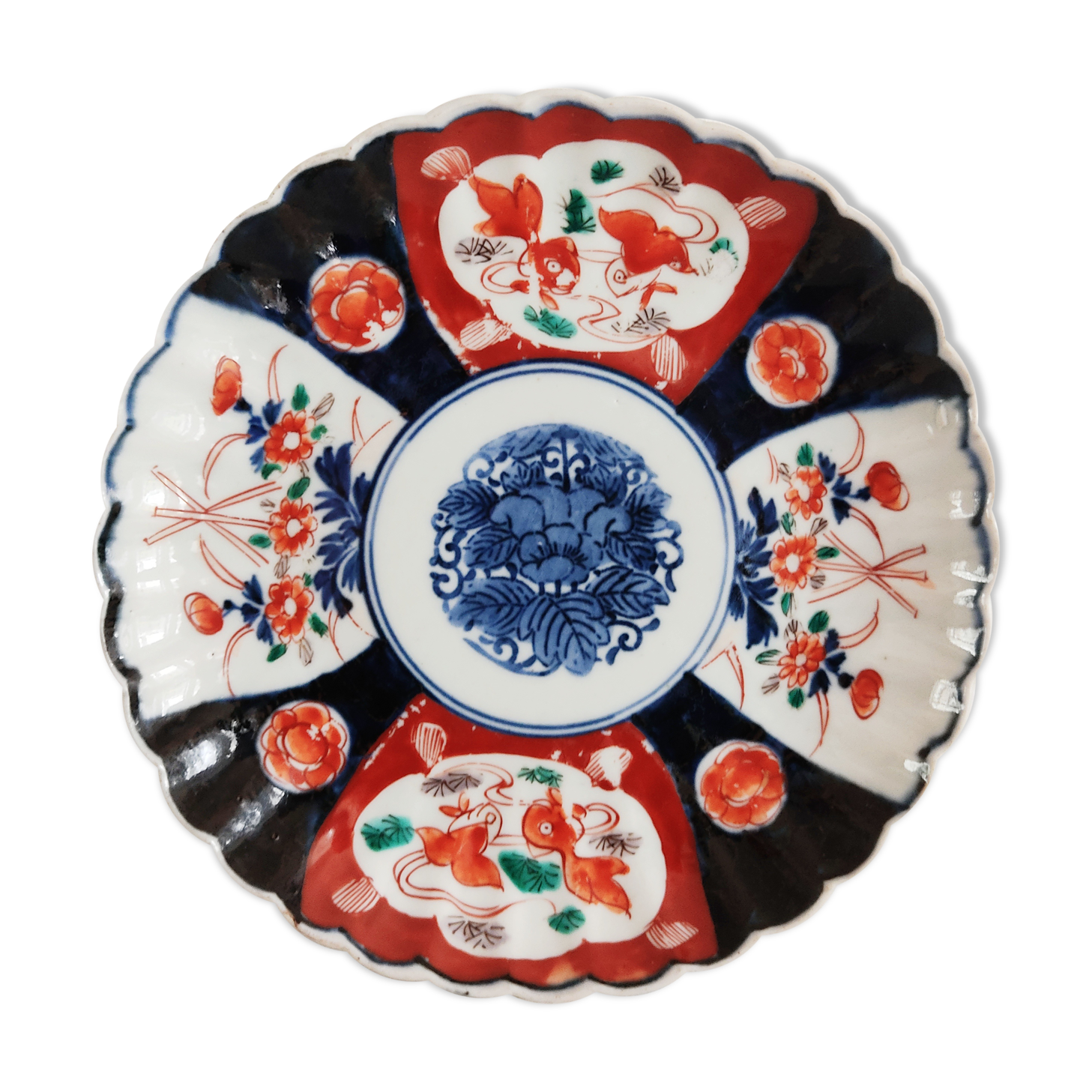 Japanese plate Imari decorated fish