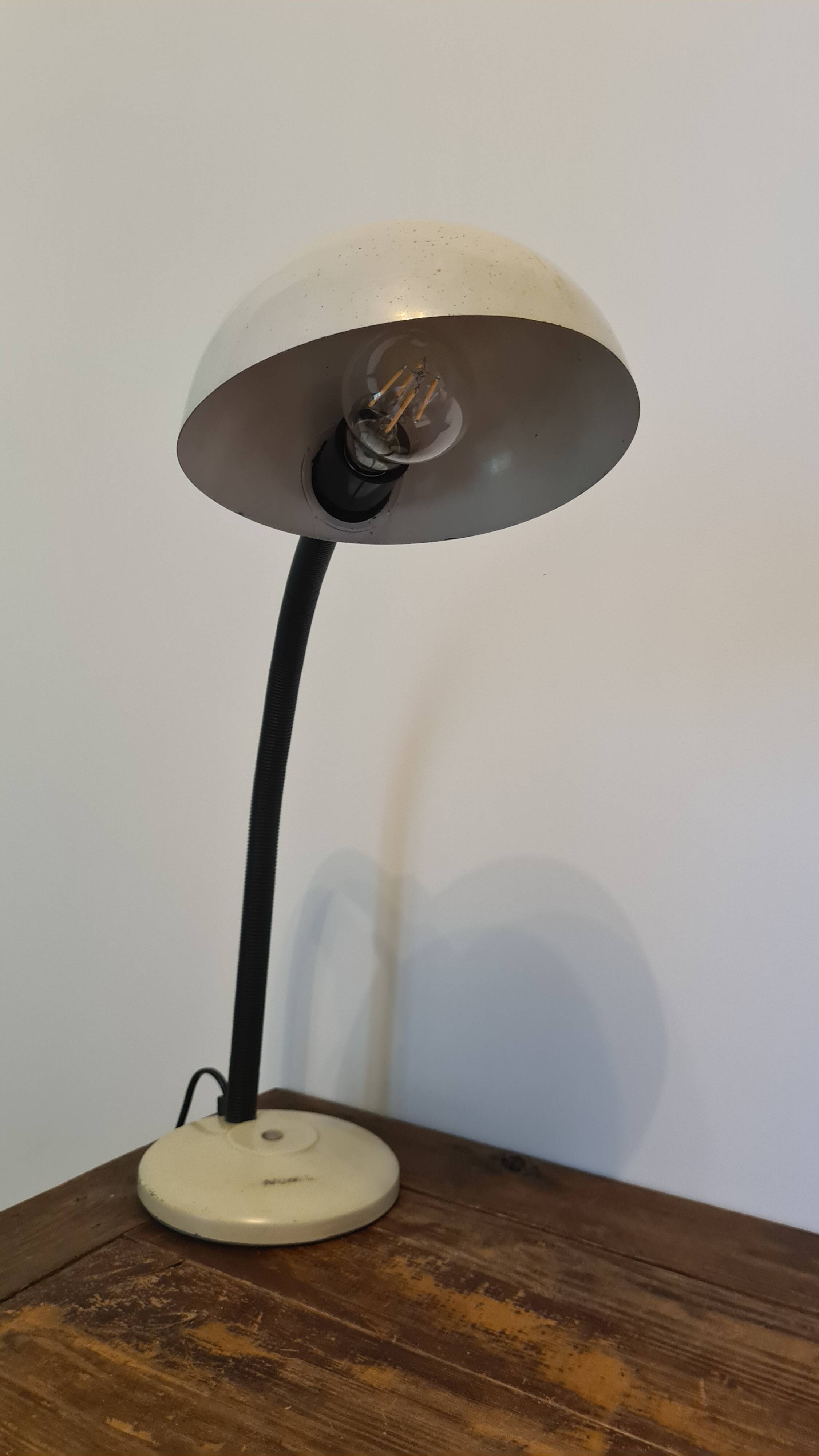 60s Articulated Lamp – Beige Metal and Flexible Neck