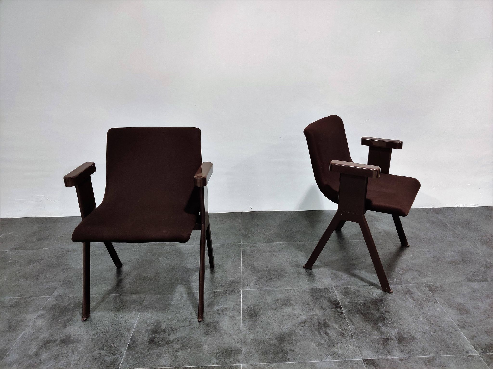 Fauteuils du milieu du siècle par Ettore Sottsass pour Olivetti, années 1970