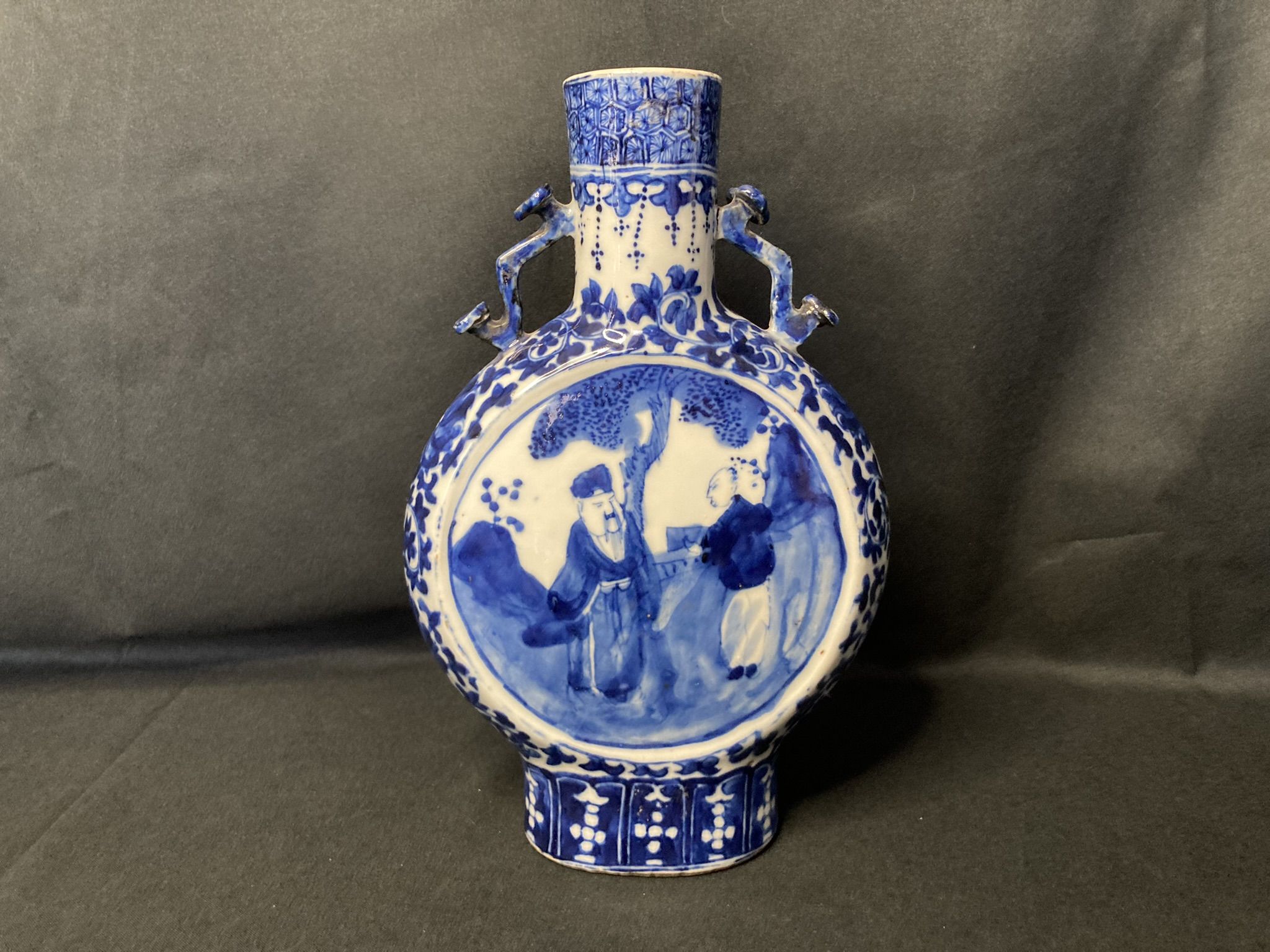 Porcelain gourd vase, signature China, 19th century