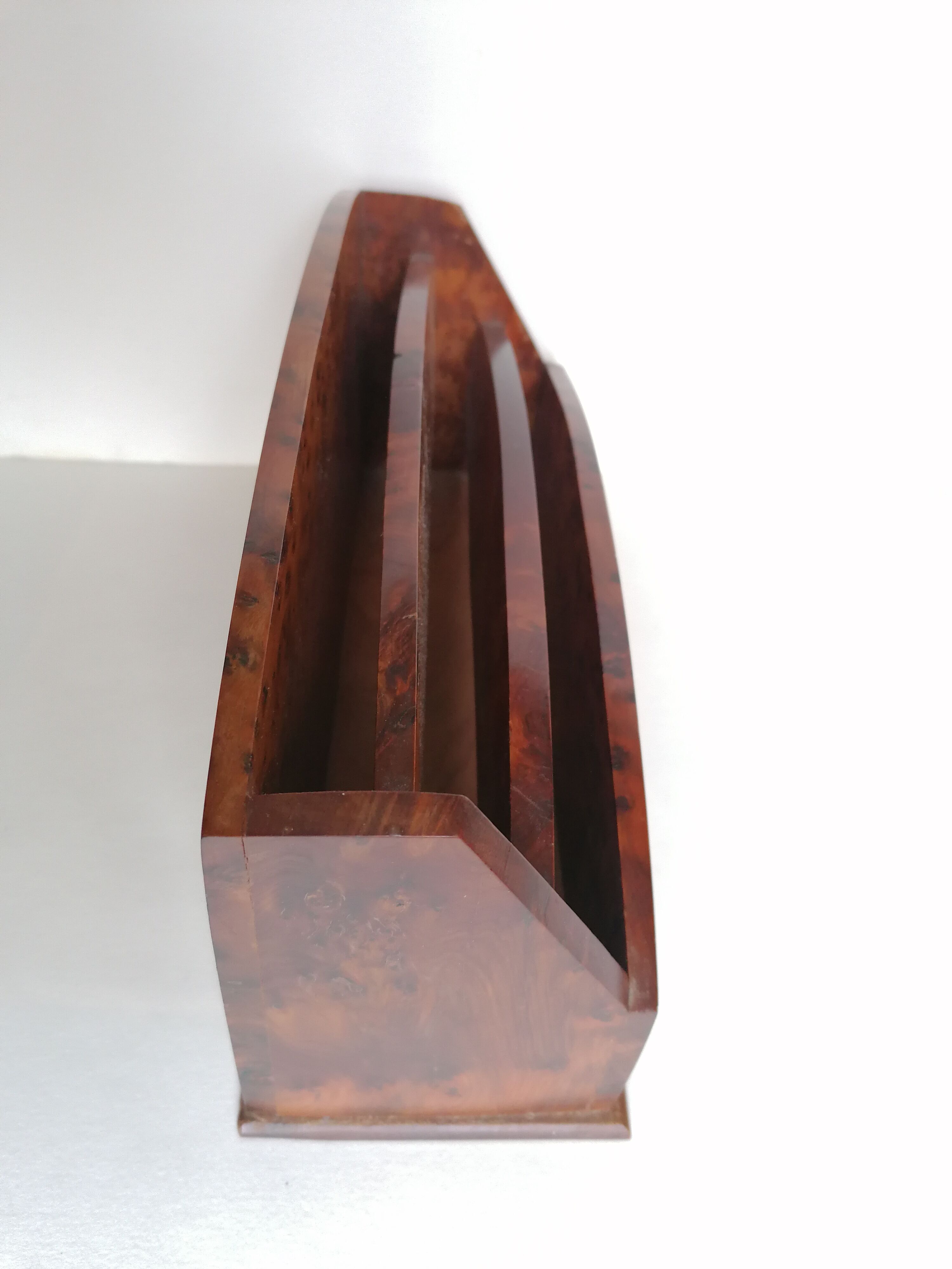 Letter holder thuja magnifying glass