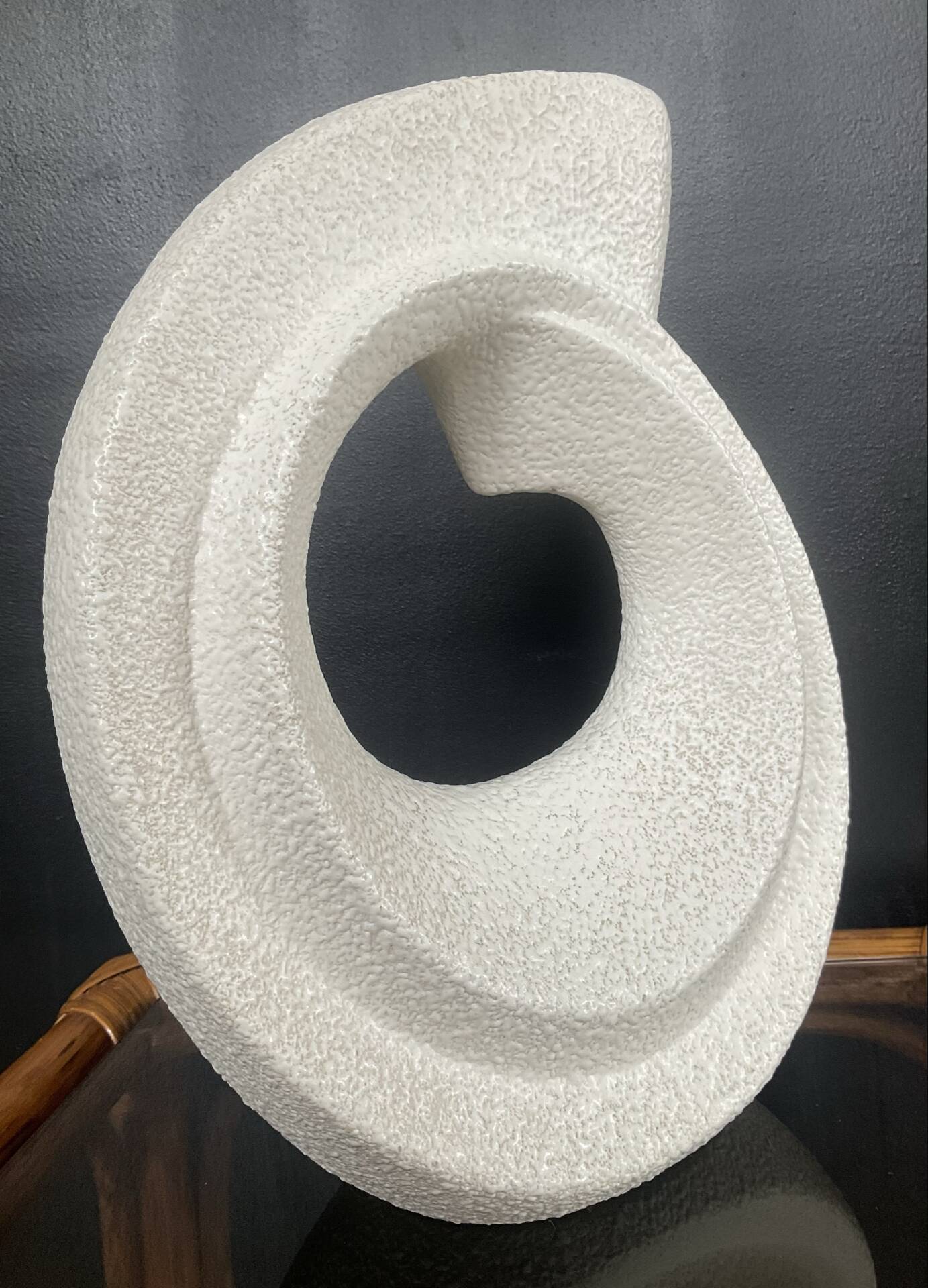 Sculptural vase by Roberto Rigon from the 1970s, signed.