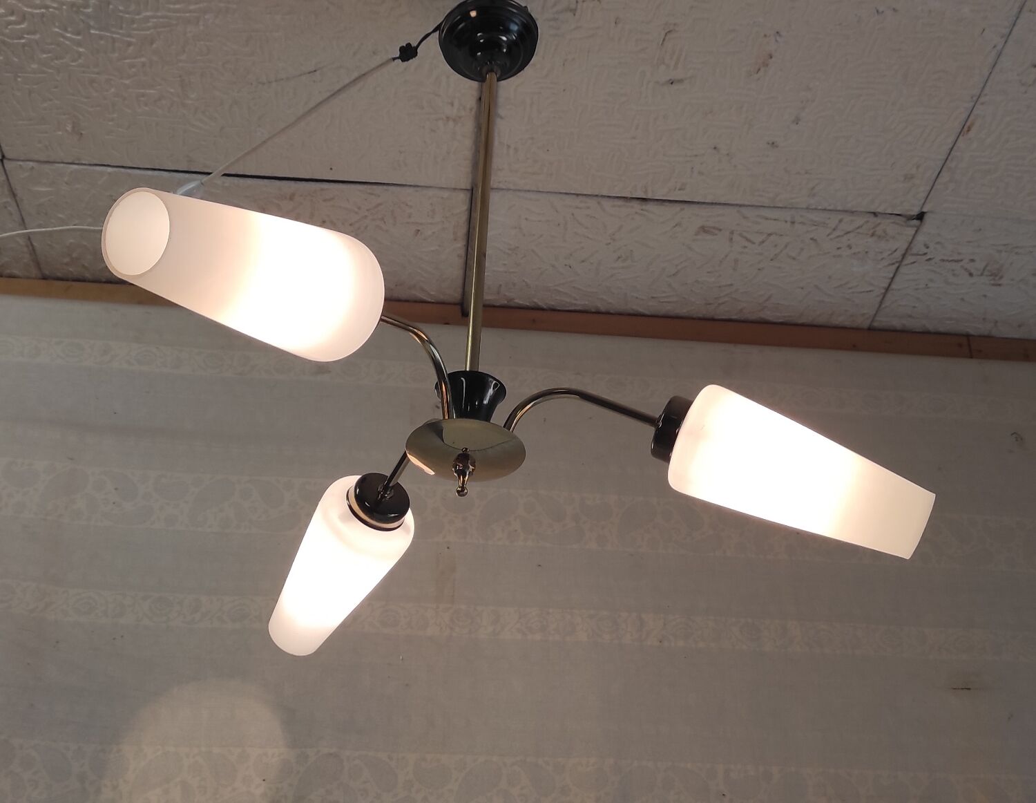 Brass chandelier with three lights and opaline tulips - 1950s/60s