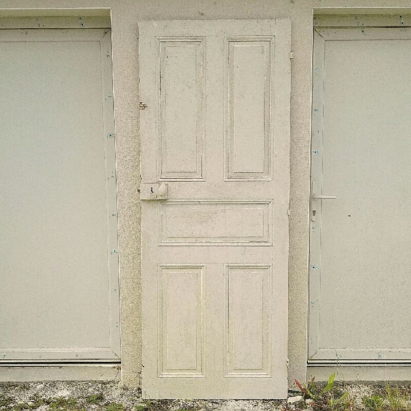 Old interior door wood painted vintage porcelain handle N°2