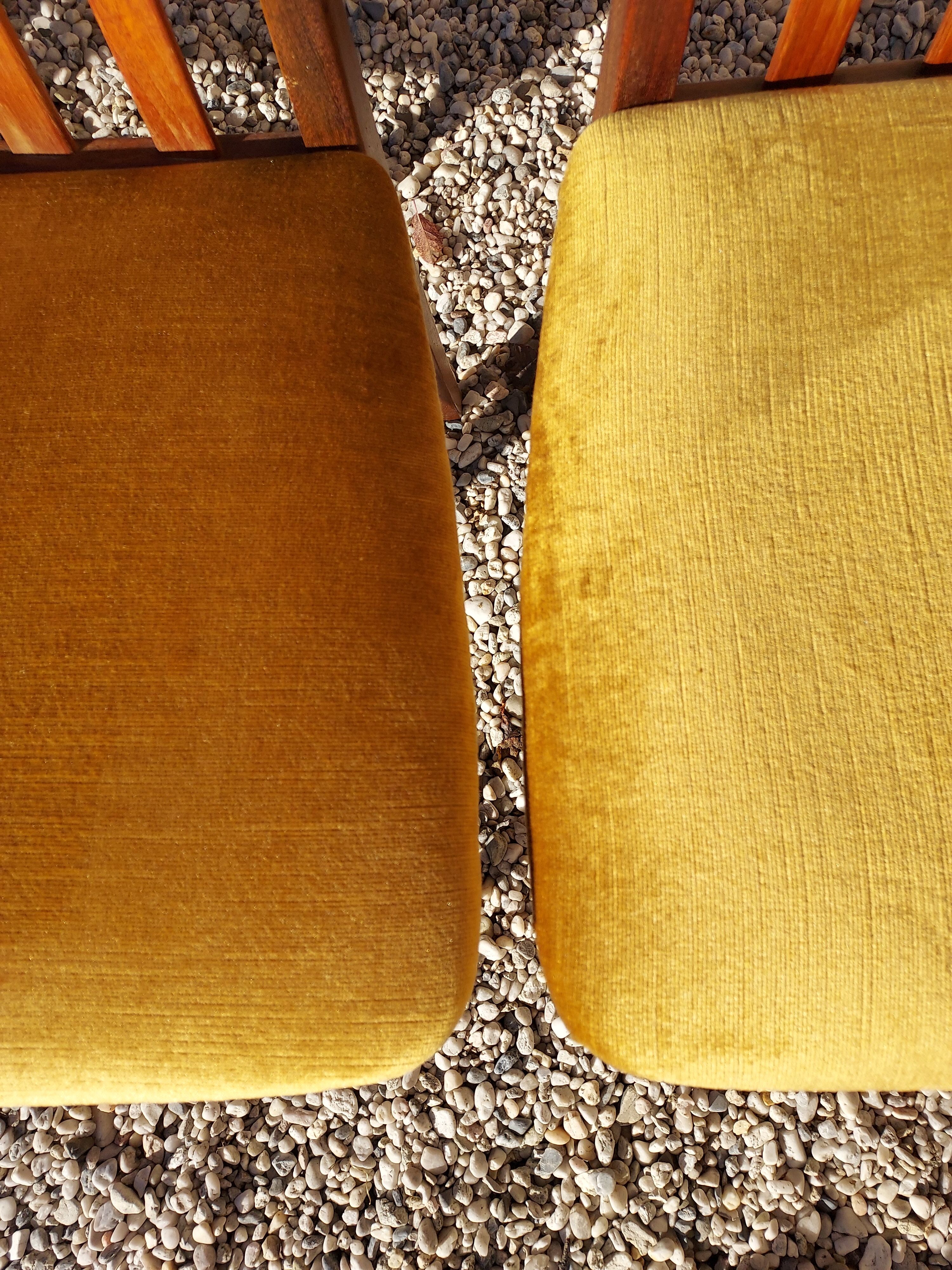 Teak chairs Leslie Dandy