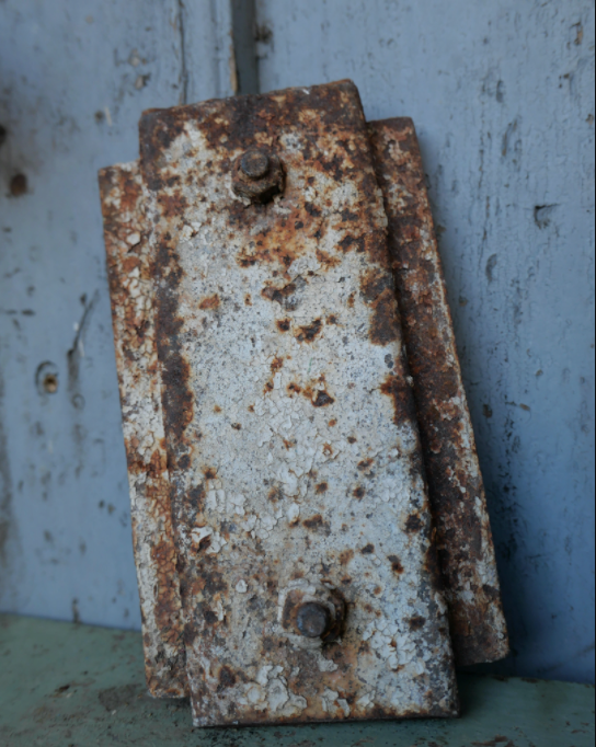 Cast-or-file kilometric railway terminal 7