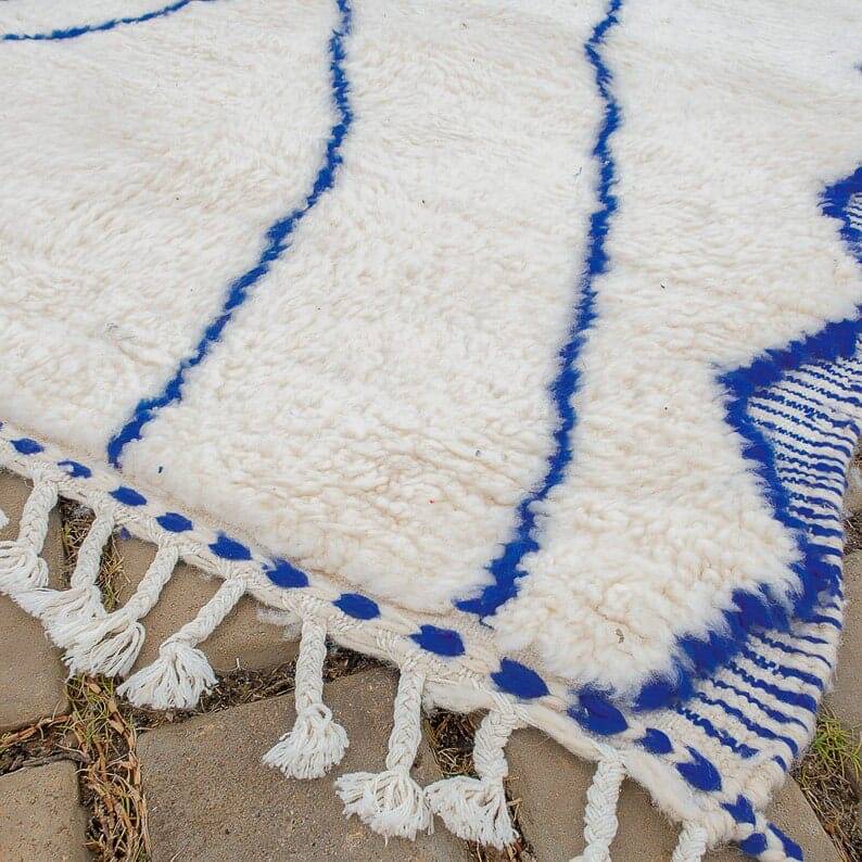 Traditional handwoven pure wool Berber rug size 150/250 cm
