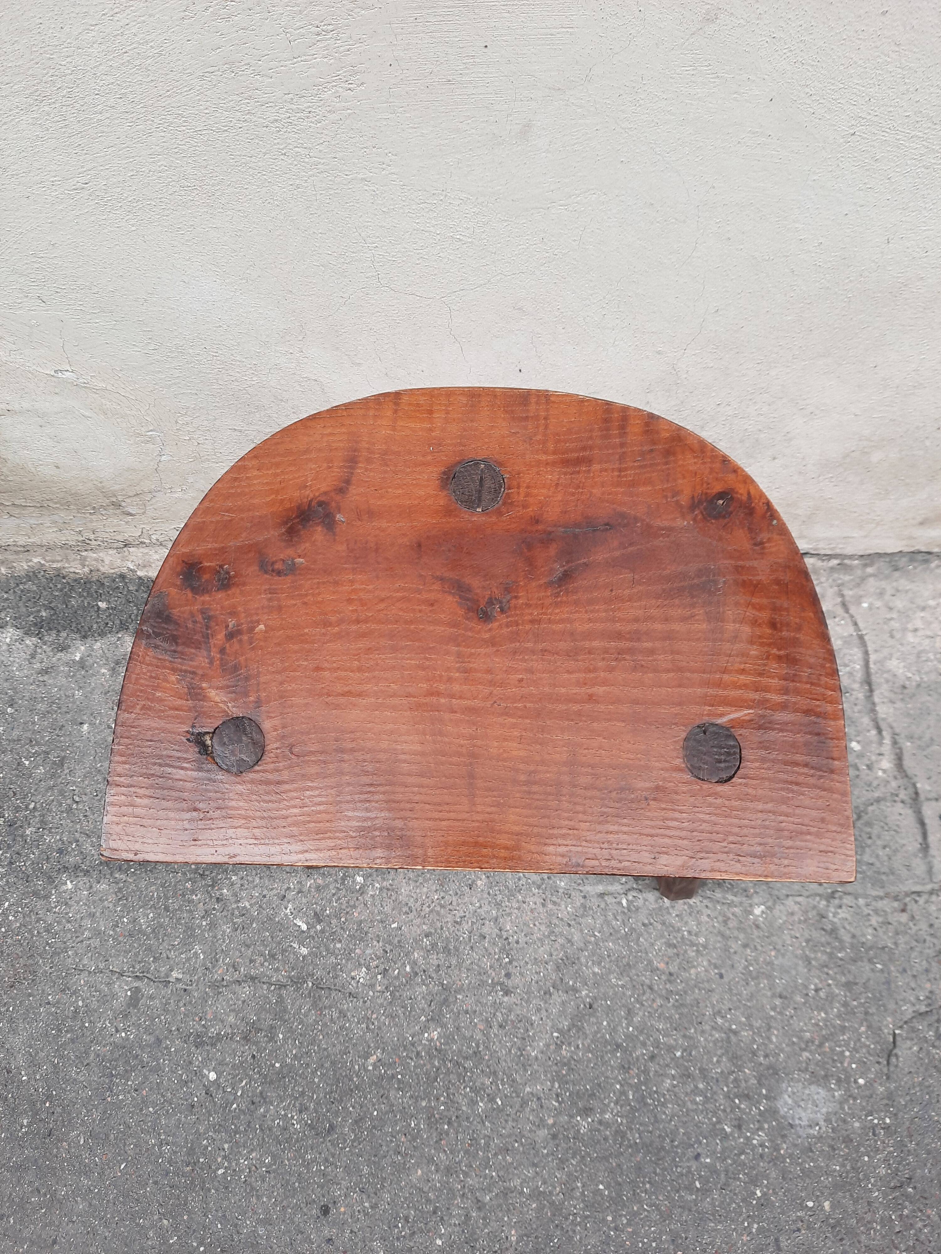 Tripod stool
