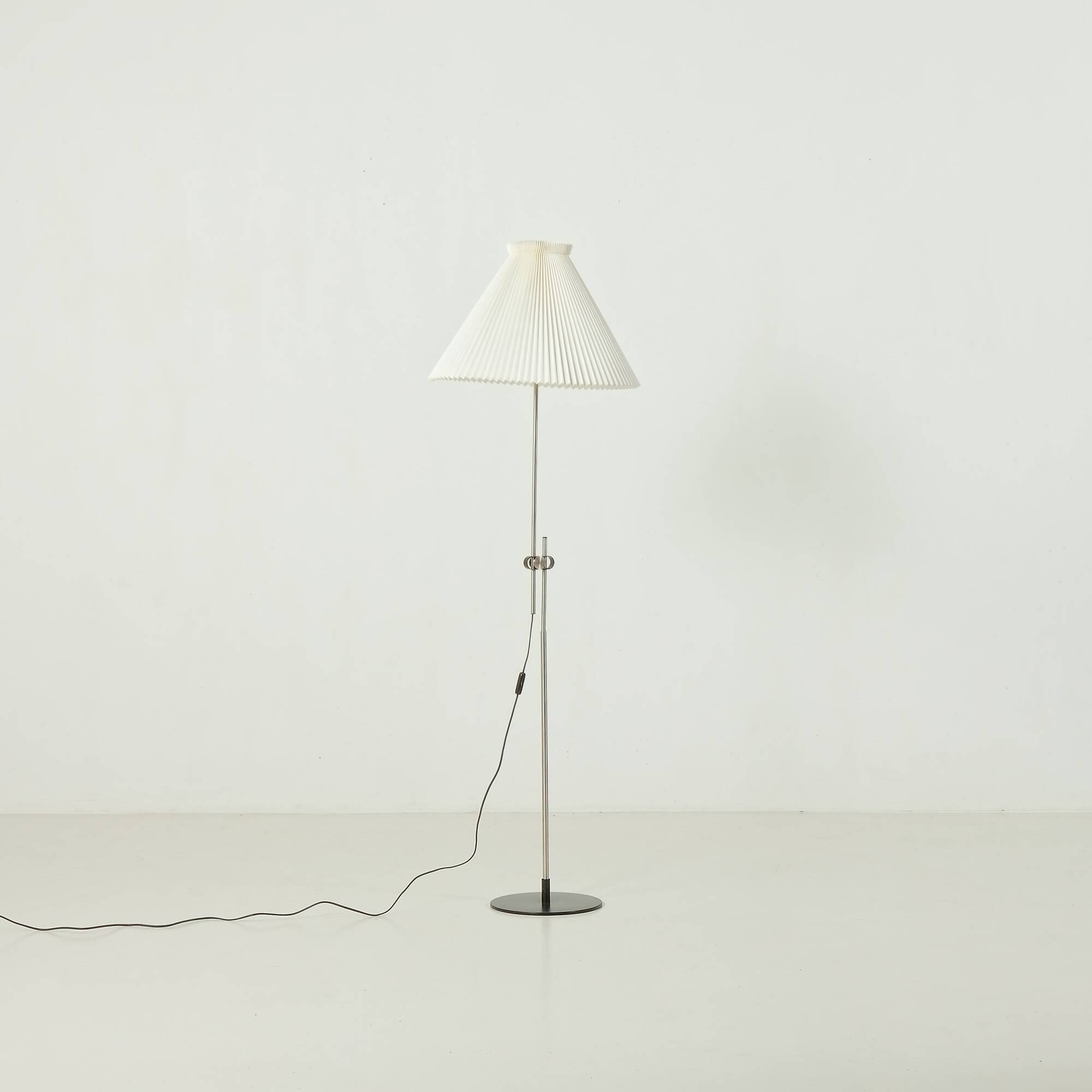 Vintage Le Klint floor lamp model 322 by Michael Bang, Denmark 1980s