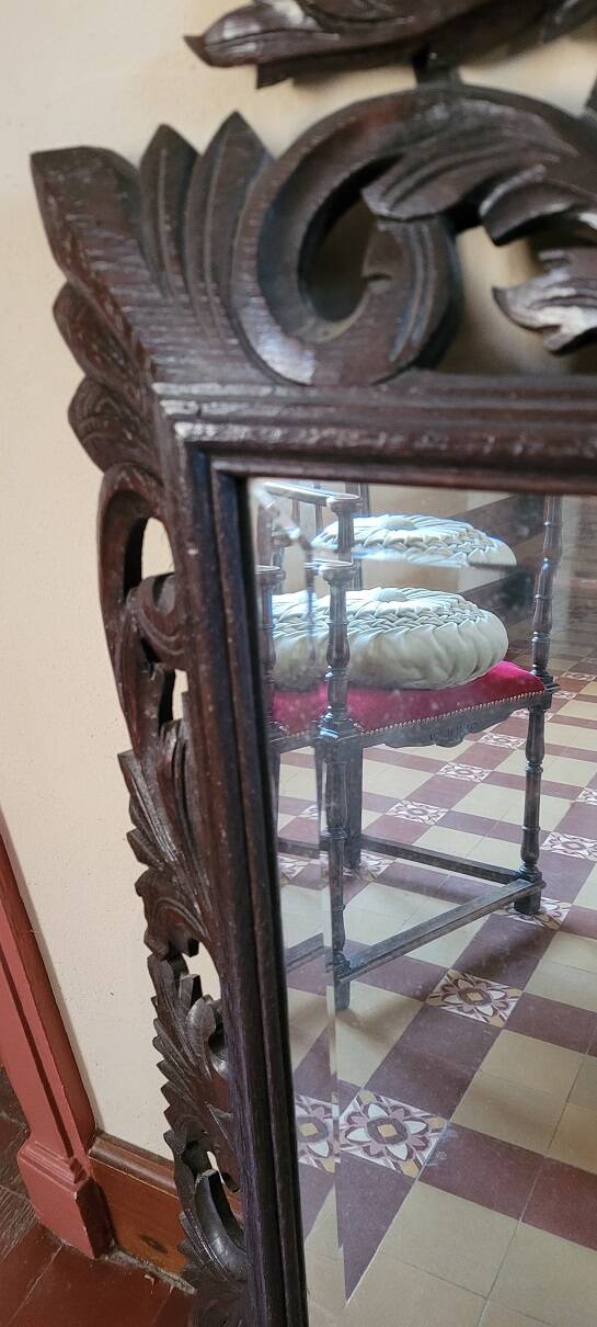 Mirror with pediment, carved wood