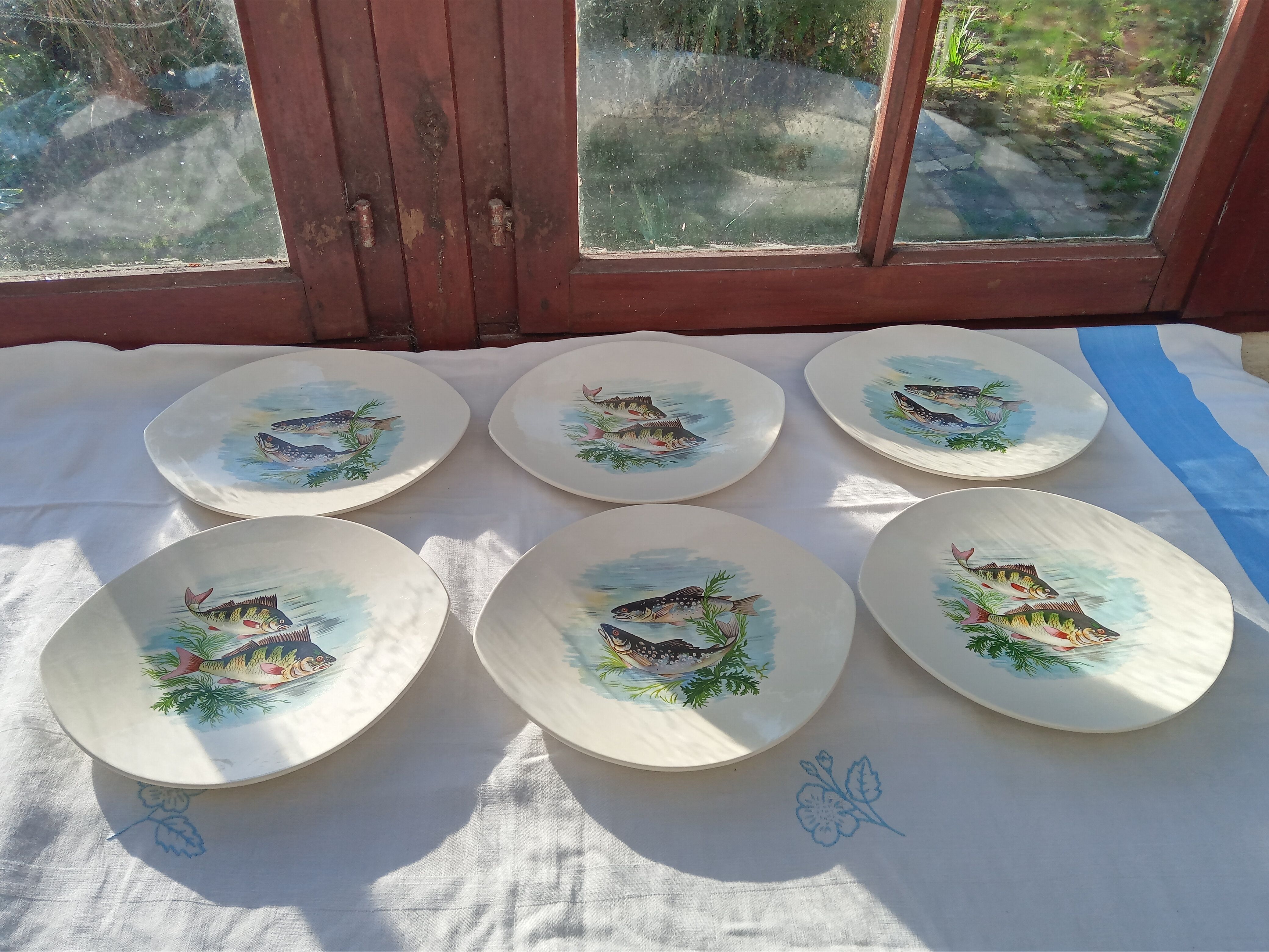 6 flat oval plates Salins