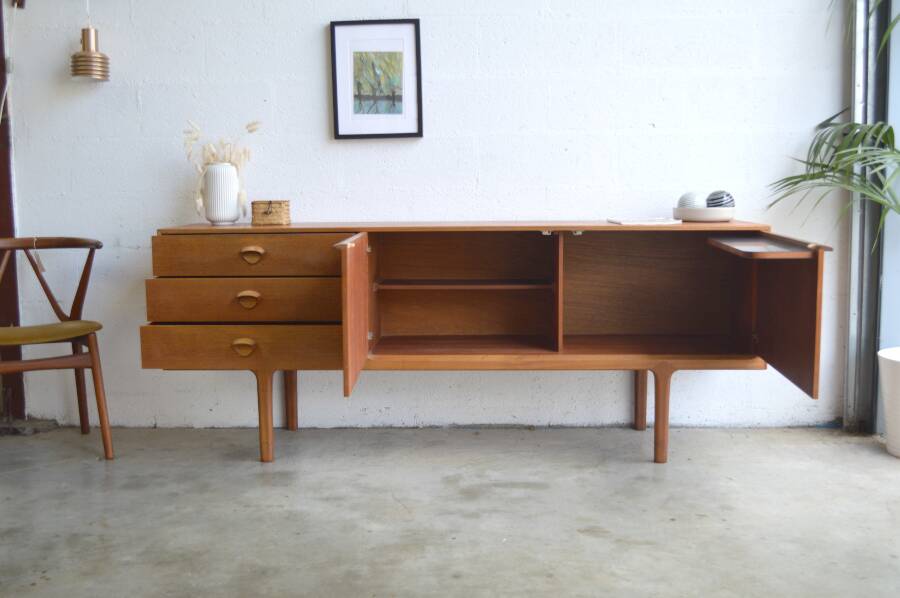 Scottish enfilade by McIntosh 200cm