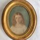 Portrait de jeune fille du 19e siècle, peinture à l'huile encadré en bois doré ovale