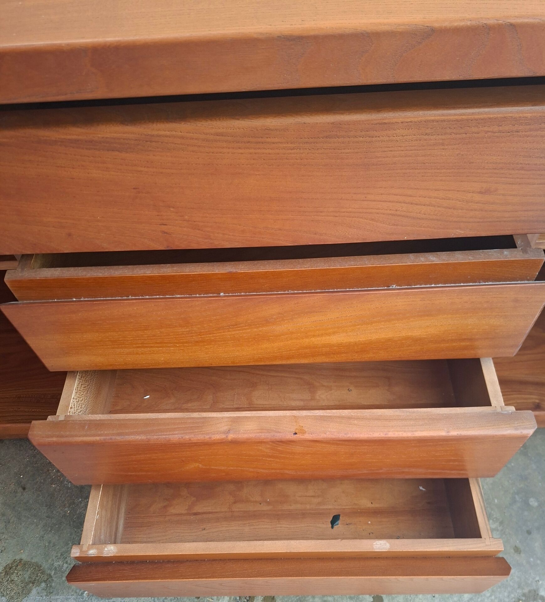 ​Enfilade en Orme massif – Luigi Gorgoni pour Roche Bobois