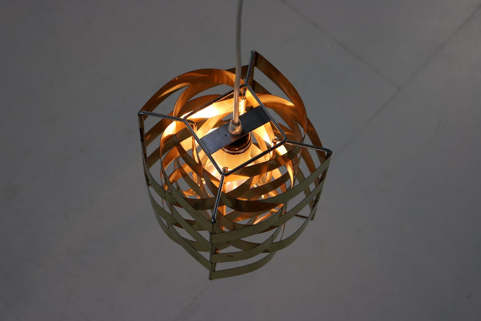 Max Sauze pendant light