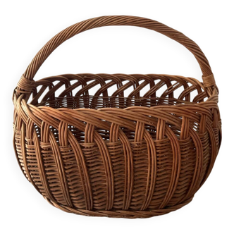 Ancien panier en rotin tressé