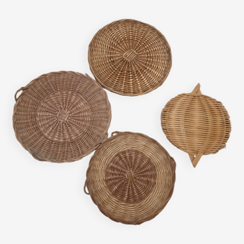 Set of wicker trays