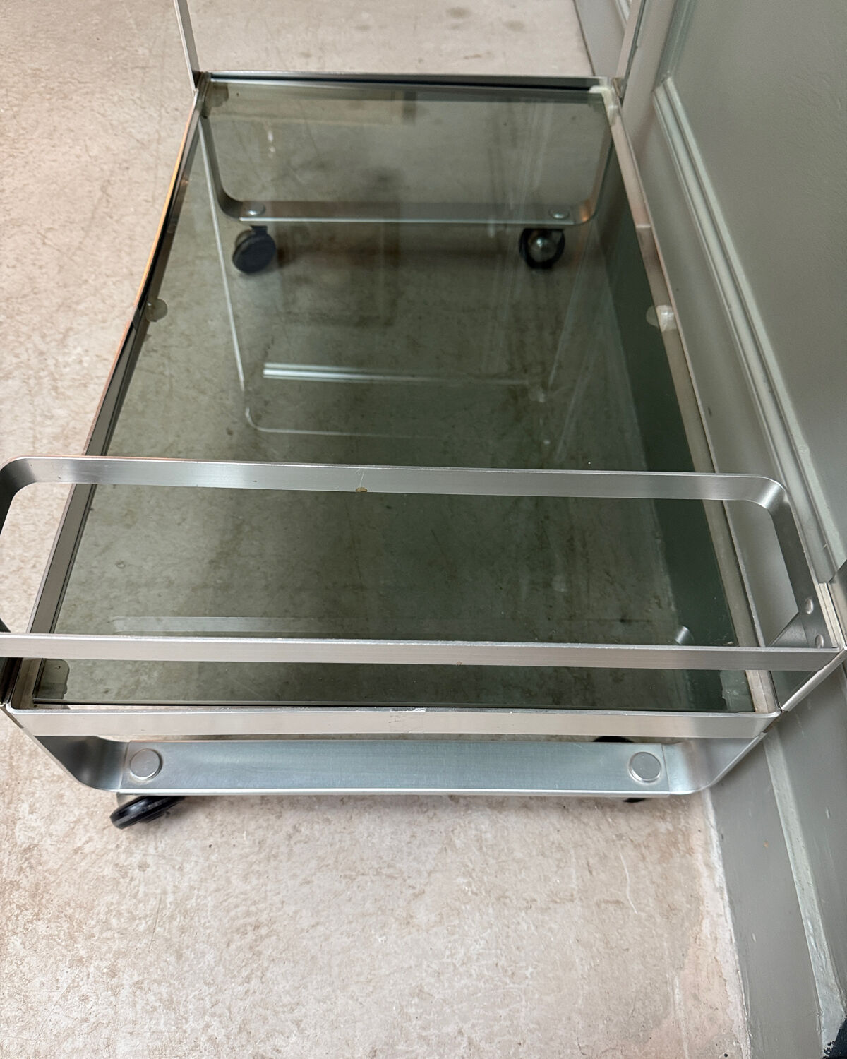 Vintage 70s serving cart in chromed metal and smoked glass