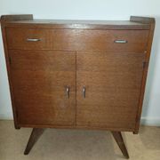 Compass leg chest of drawers