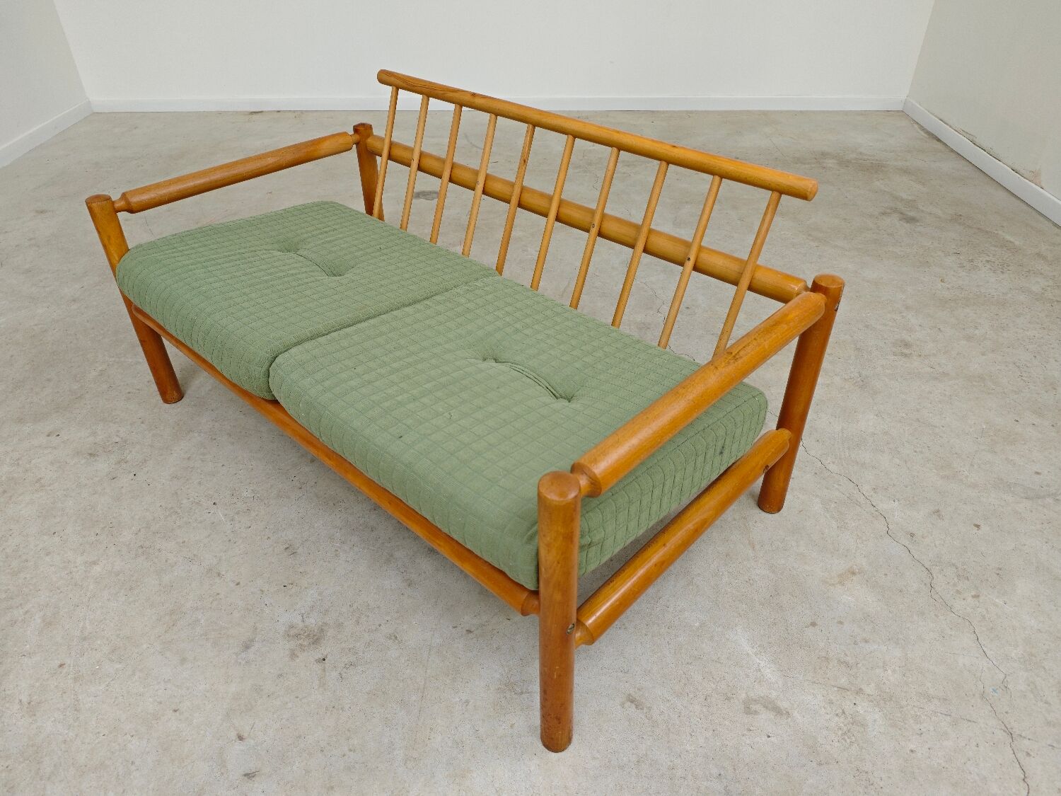 Canapé banquette 2 places verte , Europe de l'est