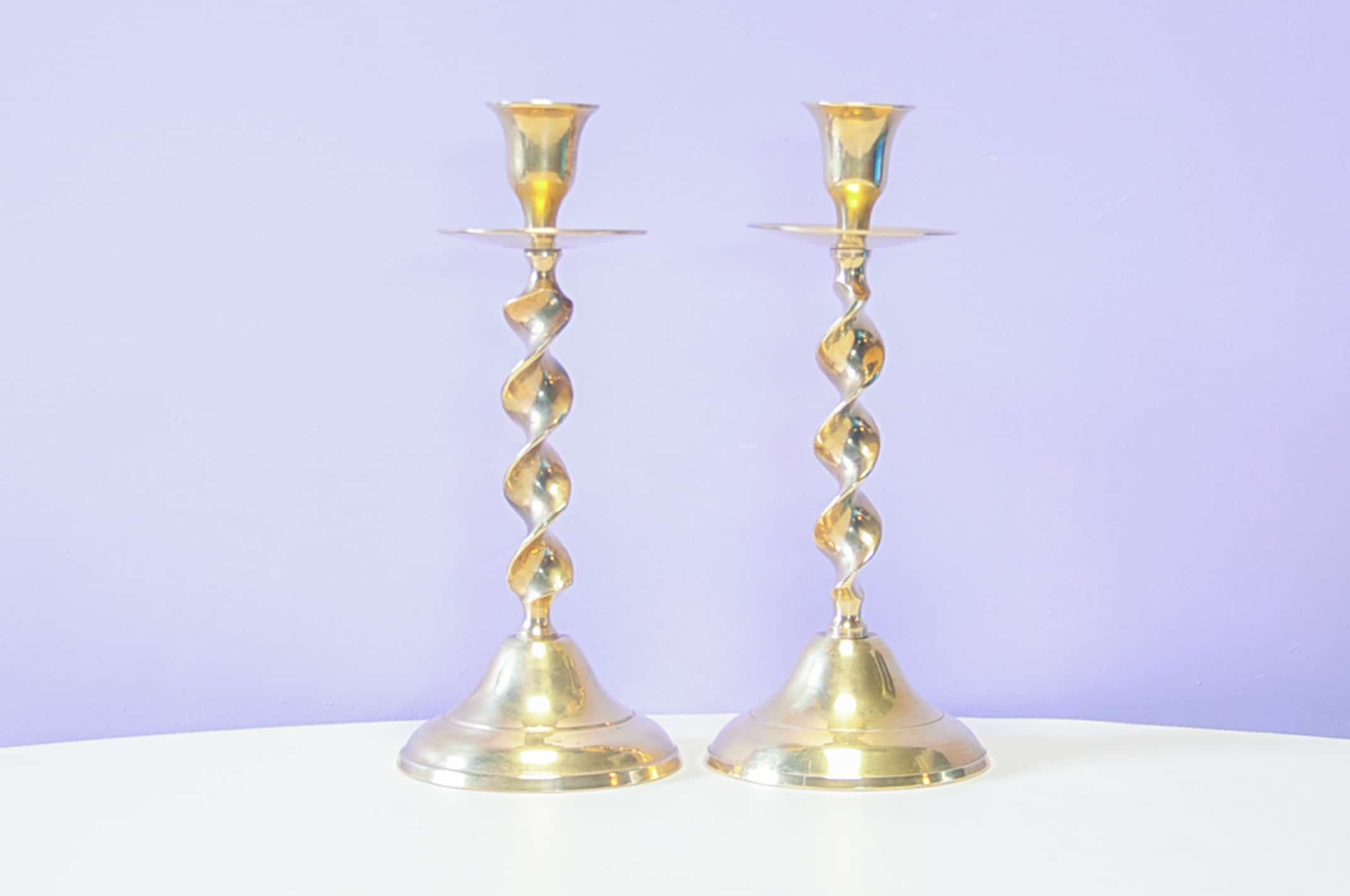 Ensemble de 2 candélabres en laiton torsadé
