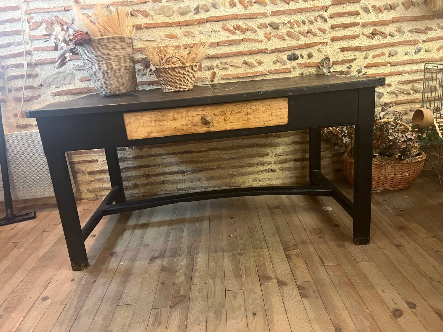 Farm table
