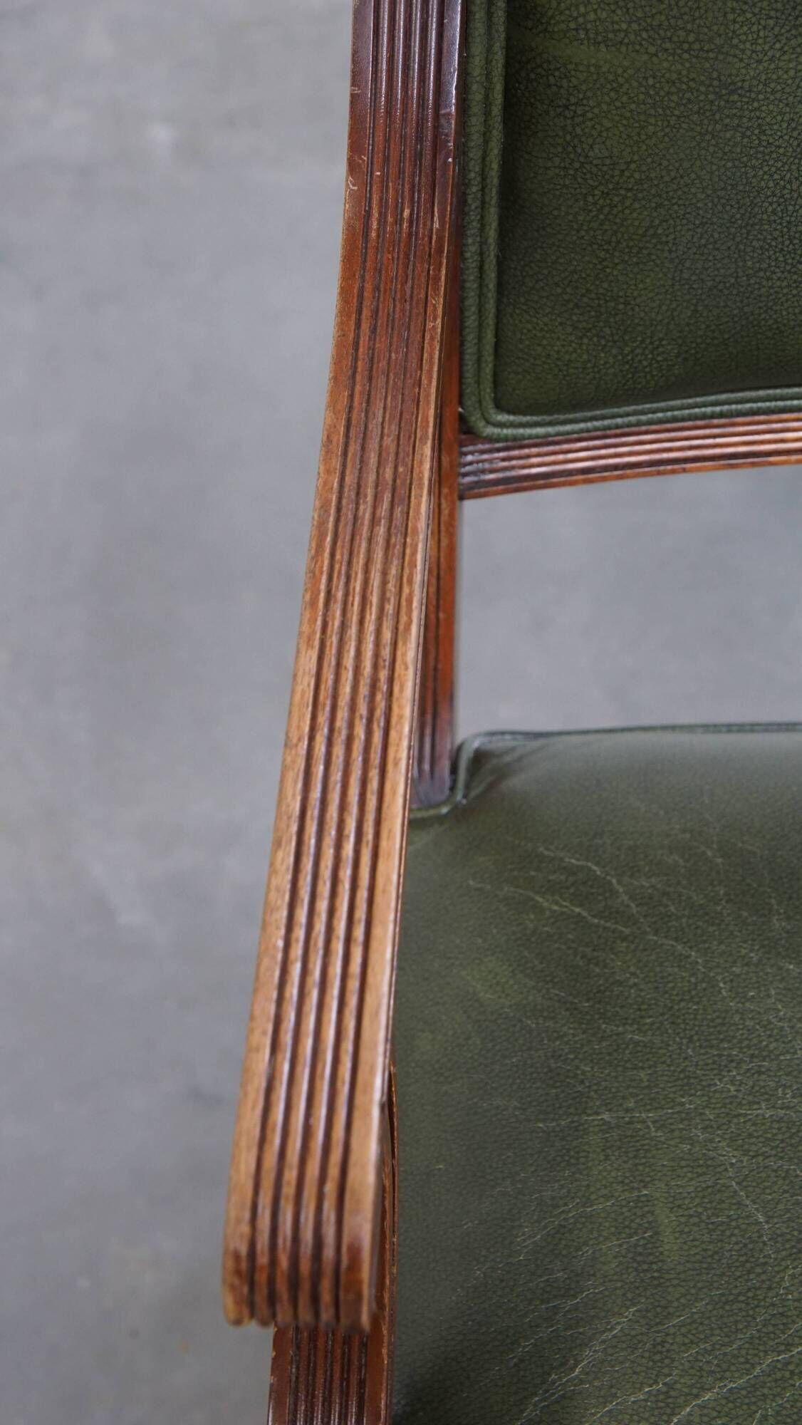 English-Style Office Chair in Cowhide Leather on Wheels Combined with Wood