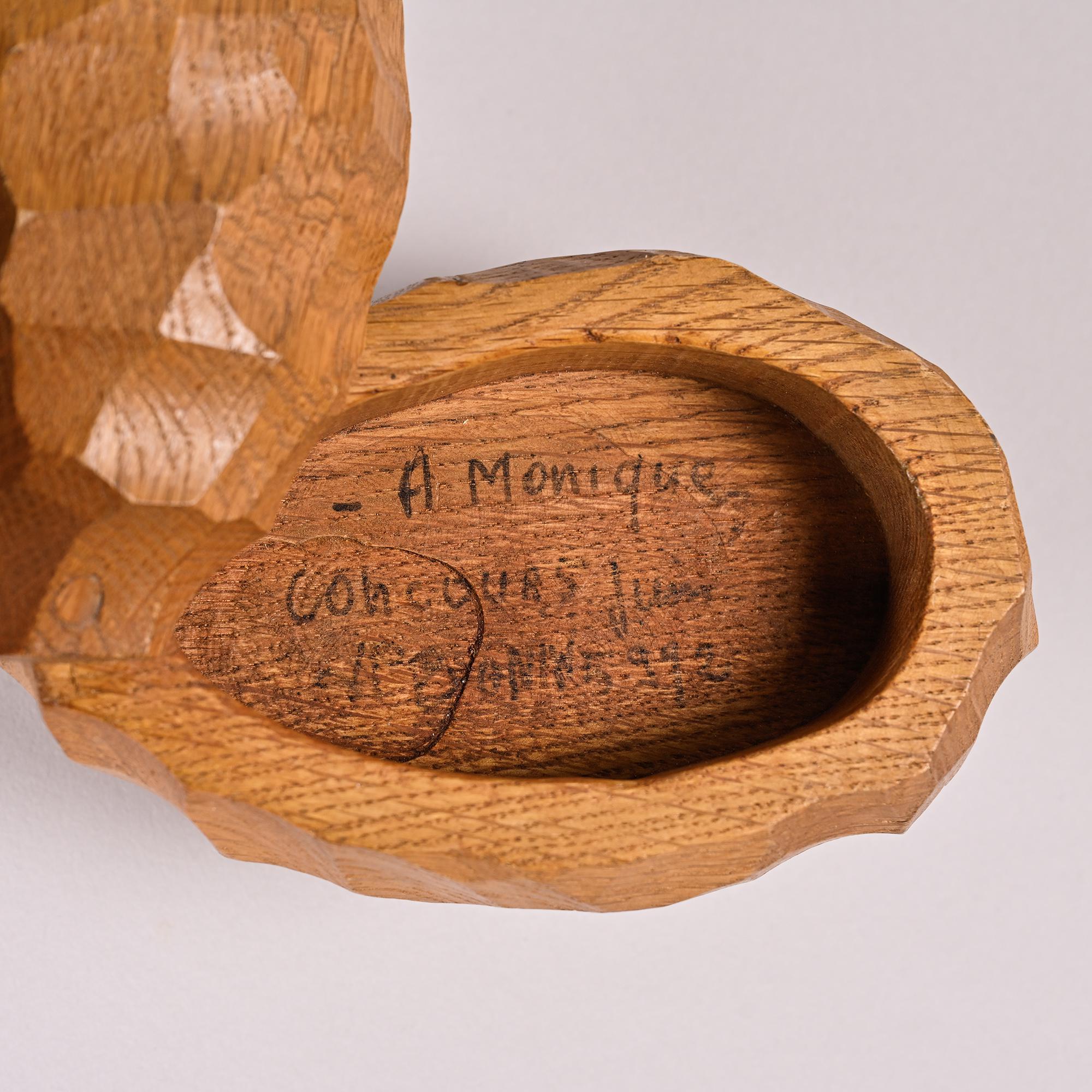 Carved box with a chisel in solid wood, France, around 1960.