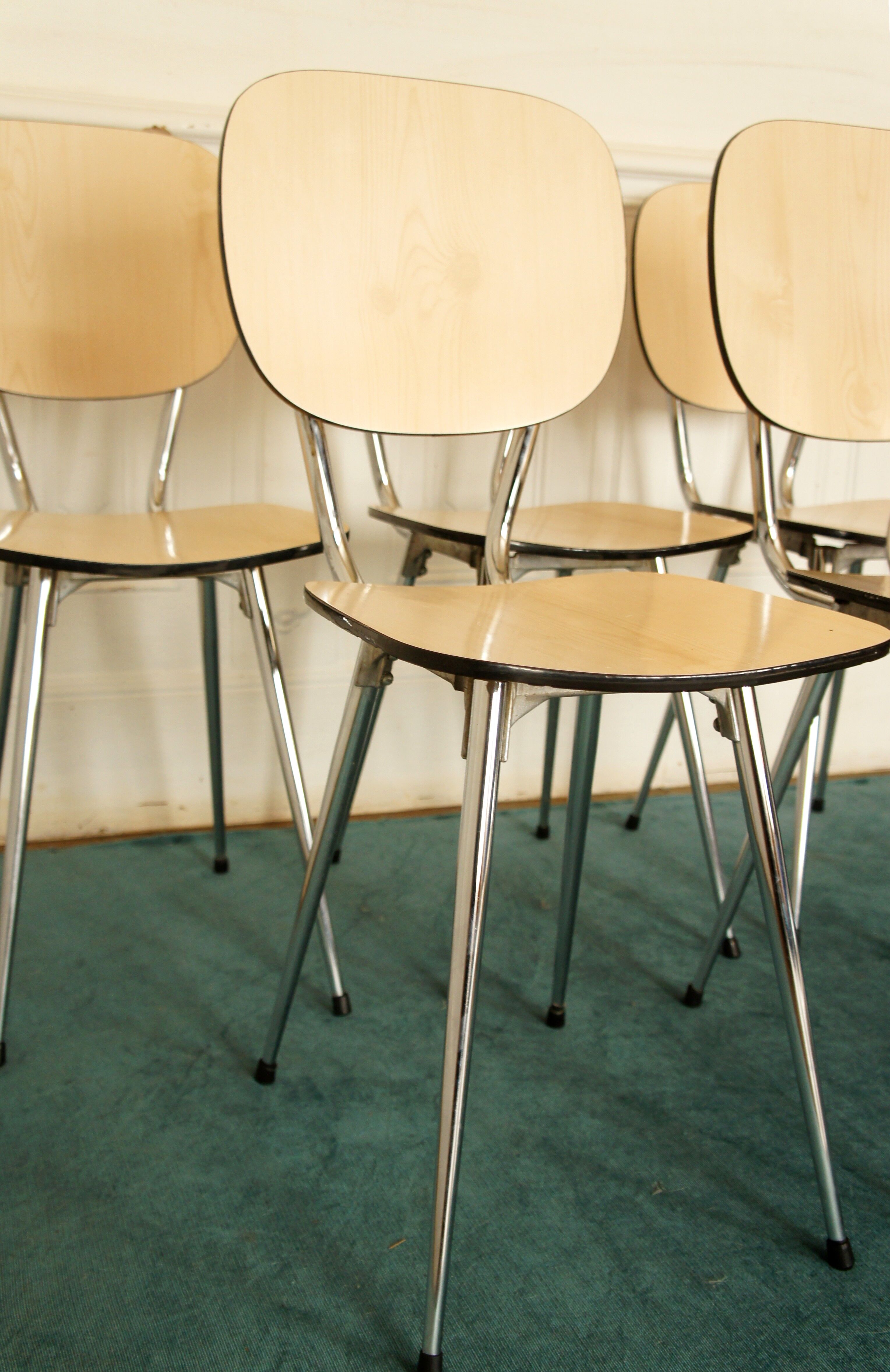 Set of 5 chairs in formica "tublac" print white birch wood