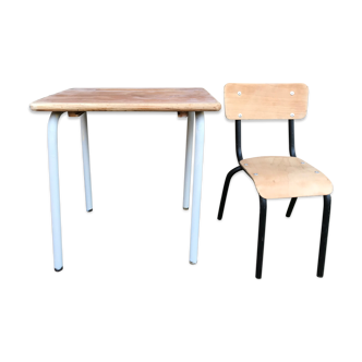 Child desk and chair