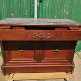 Secretary dresser
