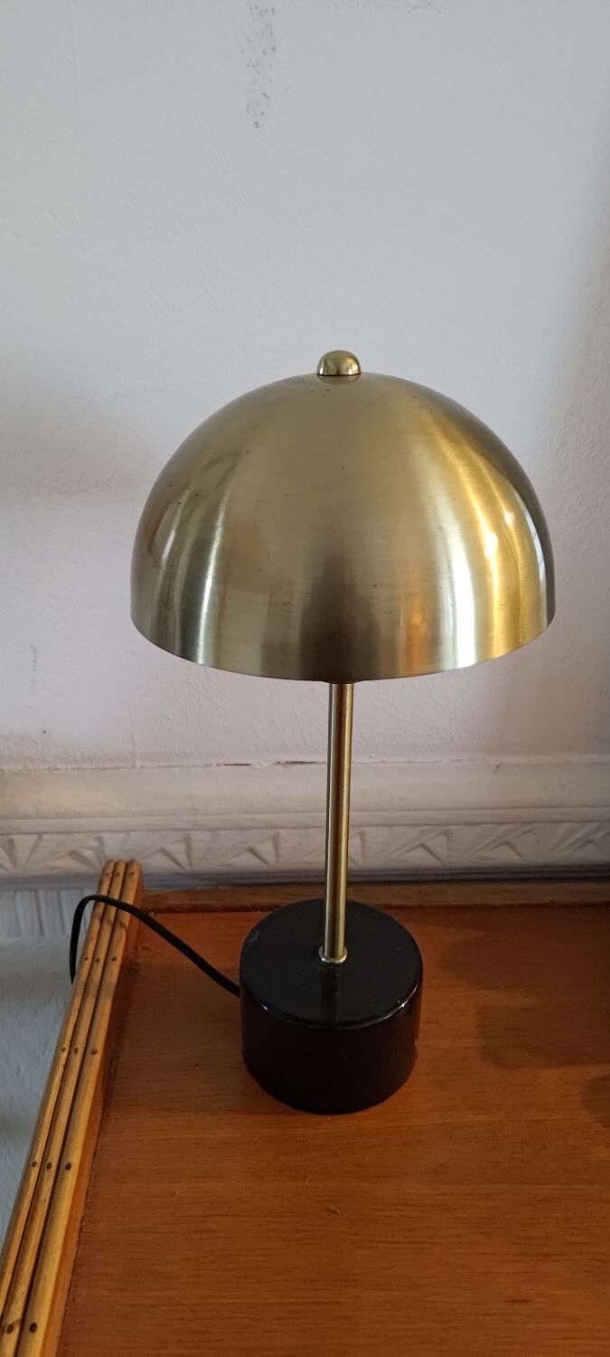 Mushroom lamp