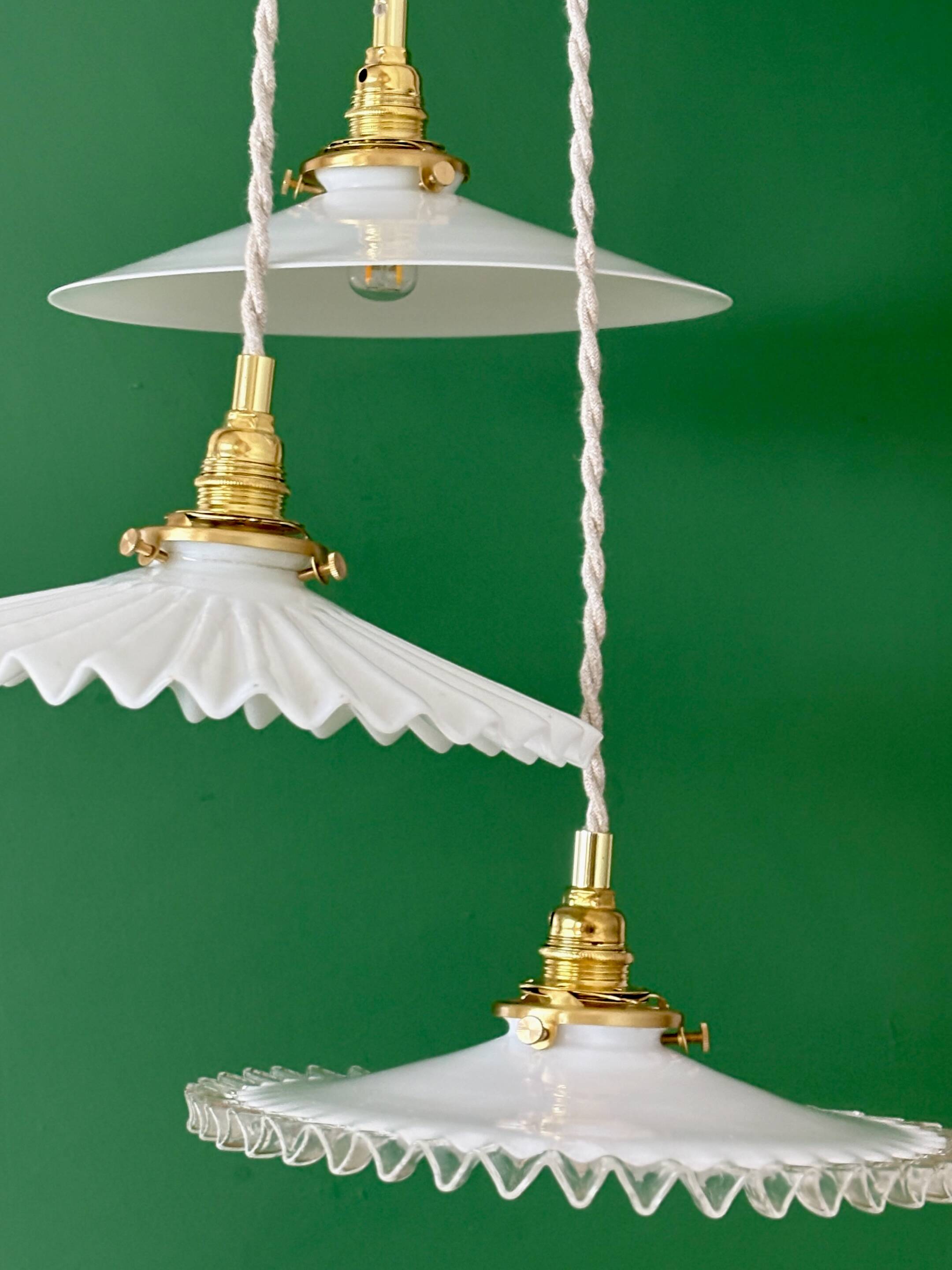 Vintage triple suspension lampshade in white opaline.