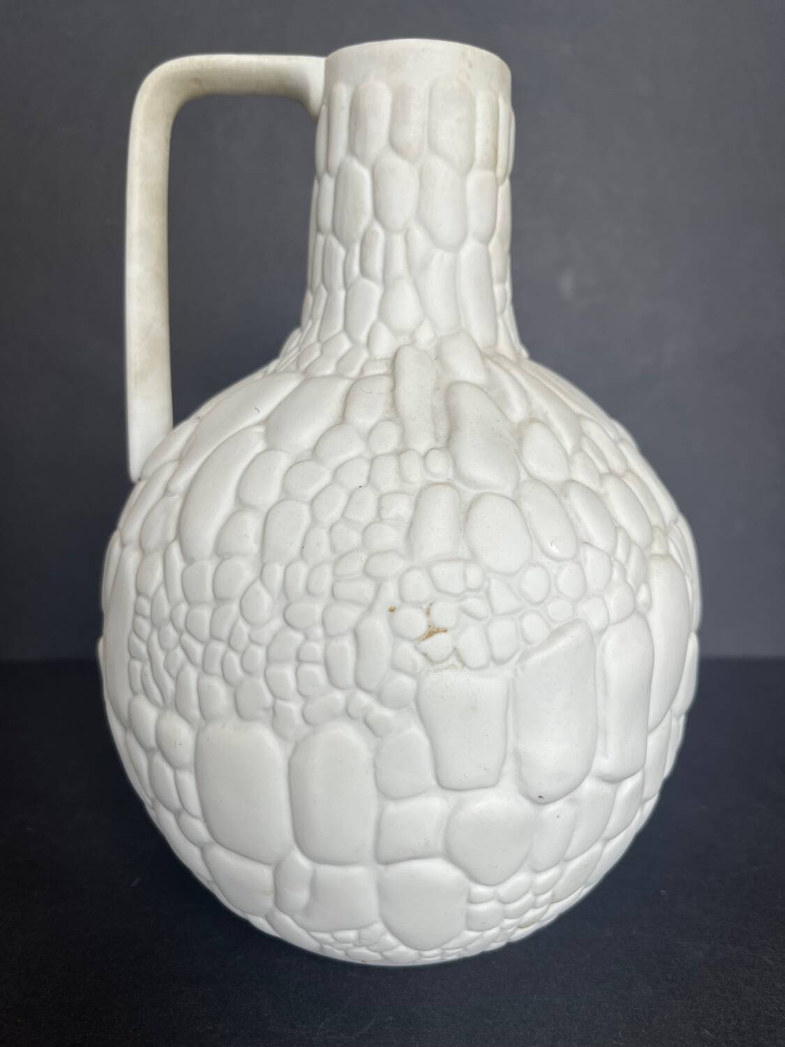 White ceramic vase A Kaiser